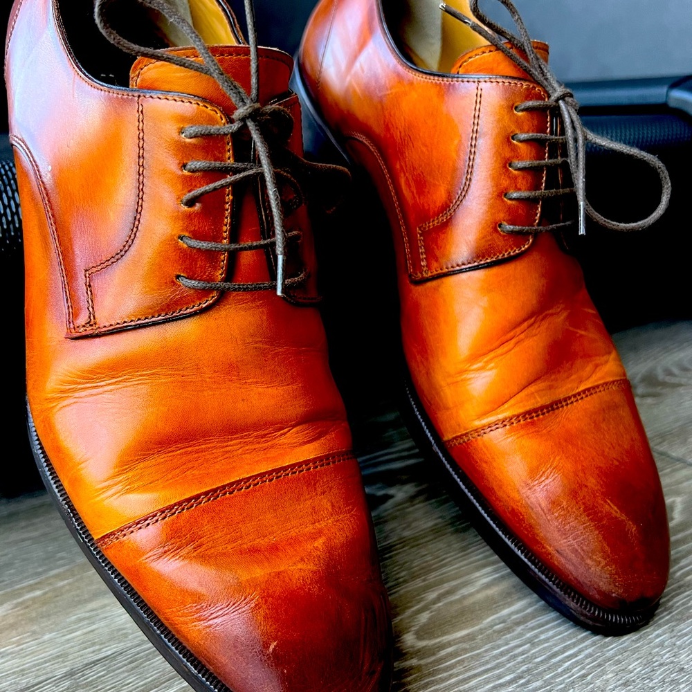 Size 9 DIBIANCO laceup in beautifully shines toasted almost brown